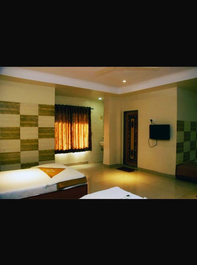 Hotel Apple Sai Residency Shirdi Buitenkant foto