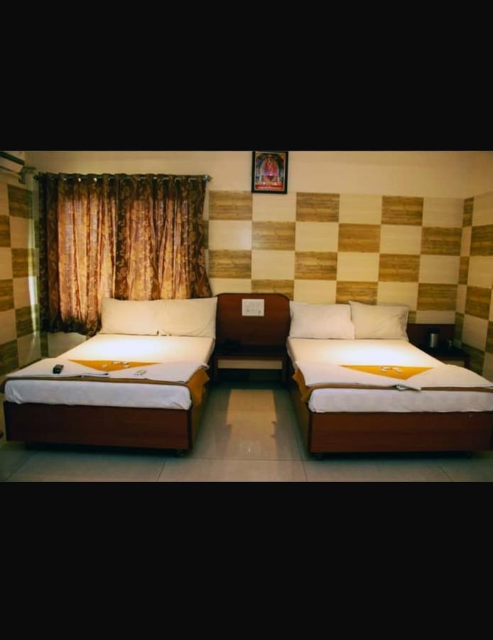 Hotel Apple Sai Residency Shirdi Buitenkant foto