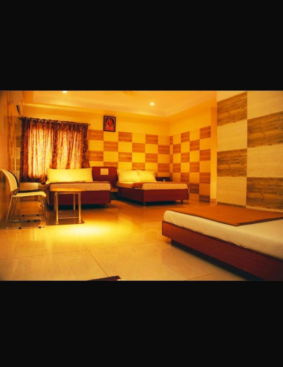 Hotel Apple Sai Residency Shirdi Buitenkant foto